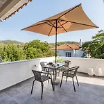 Apartament Artemis' Garden *
