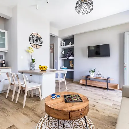 Artemis' Garden Apartment *