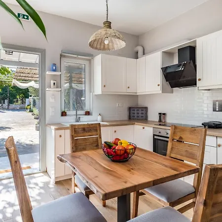 Apartment Artemis' Garden Skopelos Town