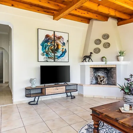 Artemis' Garden Apartment Skopelos Town