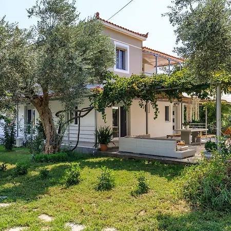 Artemis' Garden * Skopelos Town