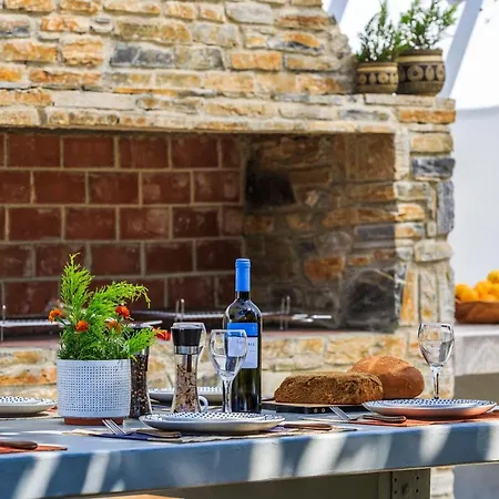 Artemis' Garden Skopelos Town