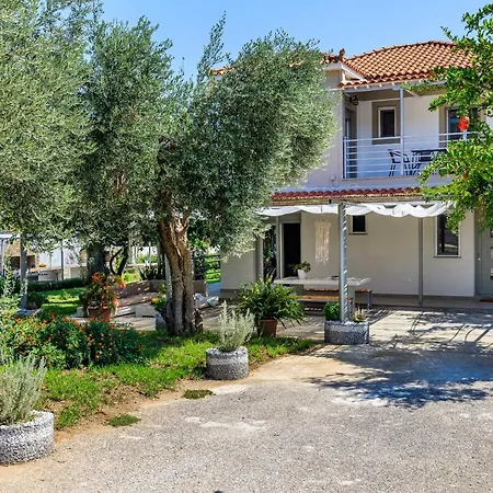 Artemis' Garden Apartment Skopelos Town