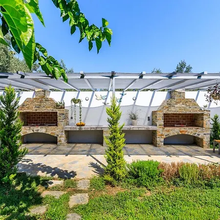 Artemis' Garden * Skopelos Town