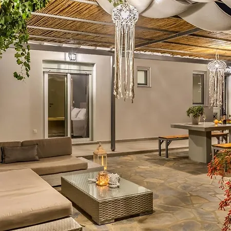 Artemis' Garden Apartment *