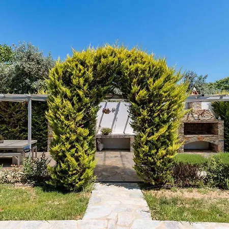 Artemis' Garden Skopelos stad