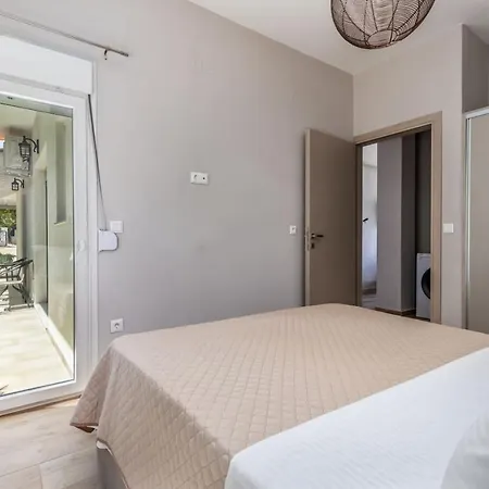 Artemis' Garden Apartment Skopelos