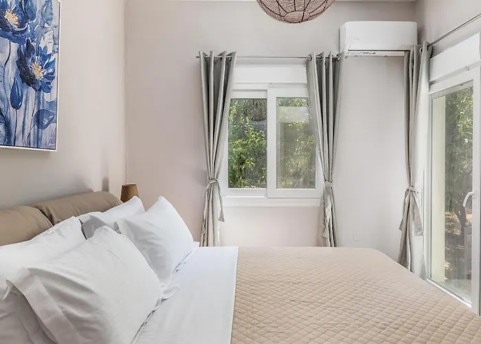 Artemis' Garden Apartment *