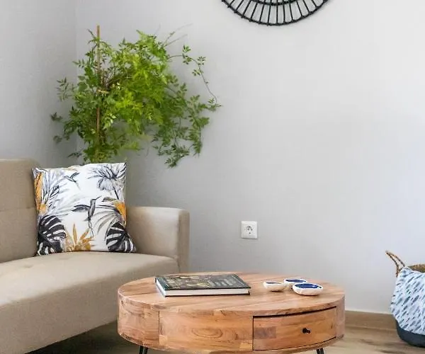 Artemis' Garden Apartment Skopelos Town