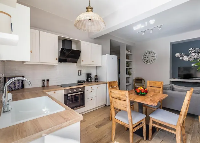 Artemis' Garden Skopelos Town