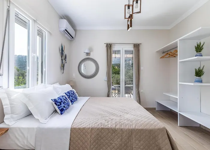 Artemis' Garden Skopelos Town