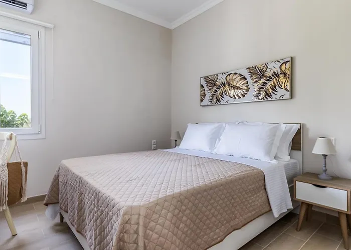 Artemis' Garden Skopelos Town