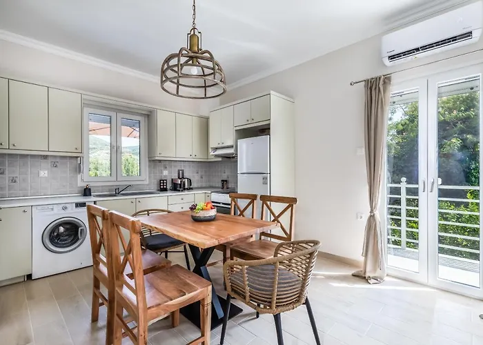 Artemis' Garden Apartment *