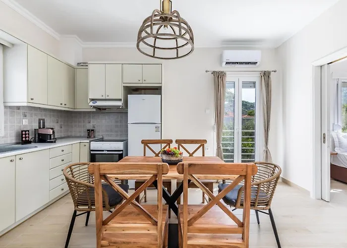 Artemis' Garden * Skopelos Town