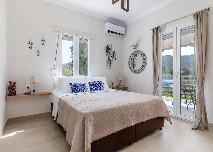 Artemis' Garden Skopelos Town