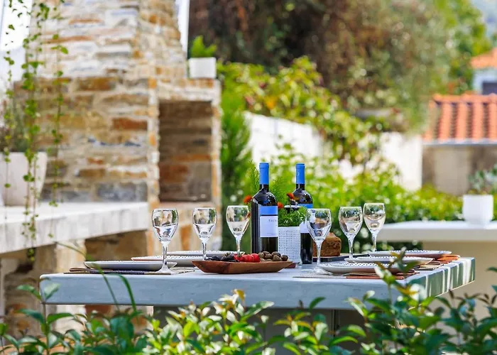 Artemis' Garden Apartment *